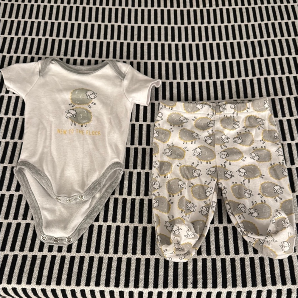 Kidgets White and Gray sheep Print Accessories Set